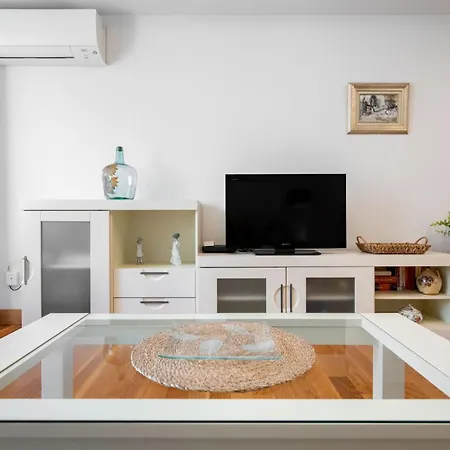 Apartment Esnaola By People *